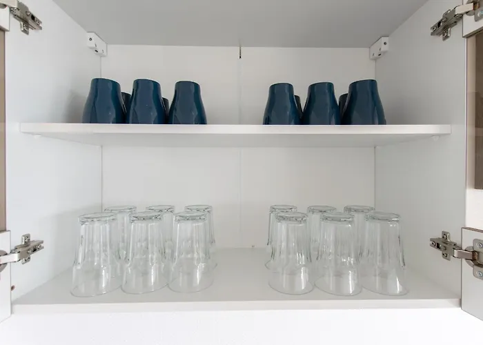 Tolstov - 4 Dachgeschosswohnung - 25 Min Zur Messe Dus アパート