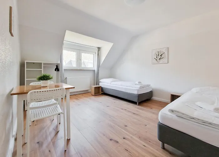 Tolstov - 4 Dachgeschosswohnung - 25 Min Zur Messe Dus *