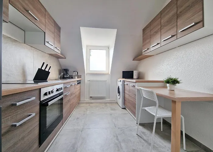 アパート Tolstov - 4 Dachgeschosswohnung - 25 Min Zur Messe Dus